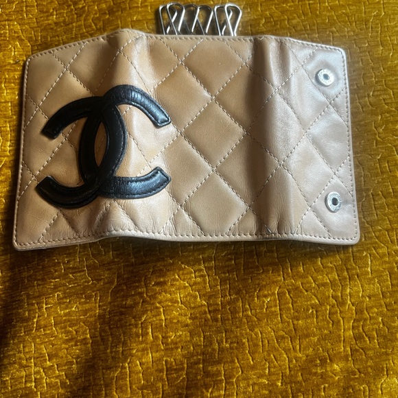 Chanel Lamb Skin Key Case 6 Ring - Picture 5 of 8